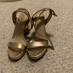 GOLD HEELS